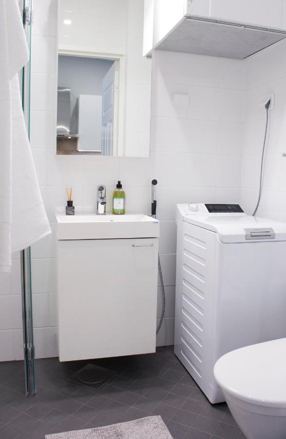 Studio 7, Air-Conditioned, 1 Free Parking, Calm Own Entrance Jyvaskyla Exterior photo
